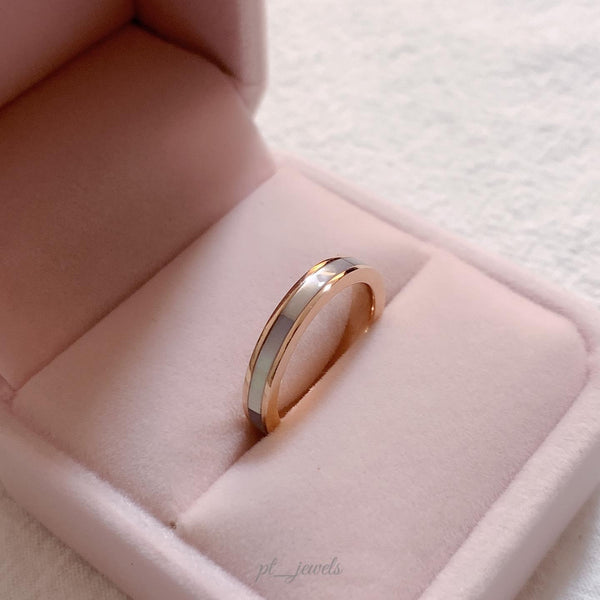 貝母戒指 配18K鑲嵌 | Mother Pearl Ring in 18K Mounting